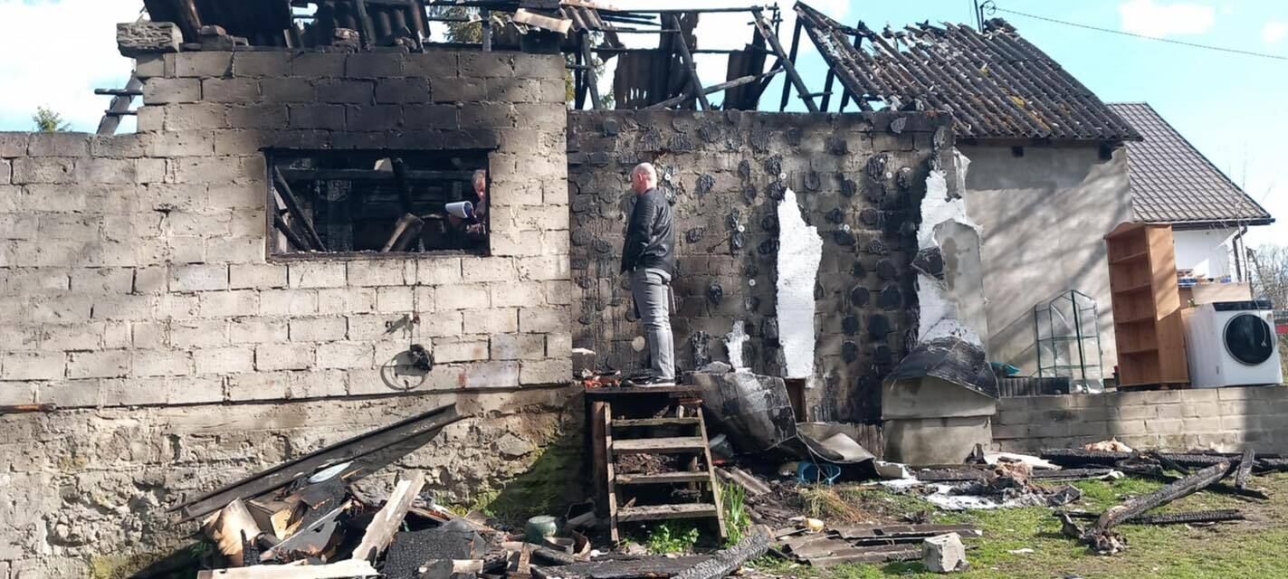 Pożar zabrał im wszystko! Amelka i mała Julia z przedszkola bez domu – Zespół Placówek Oświatowych organizuje pilną pomoc