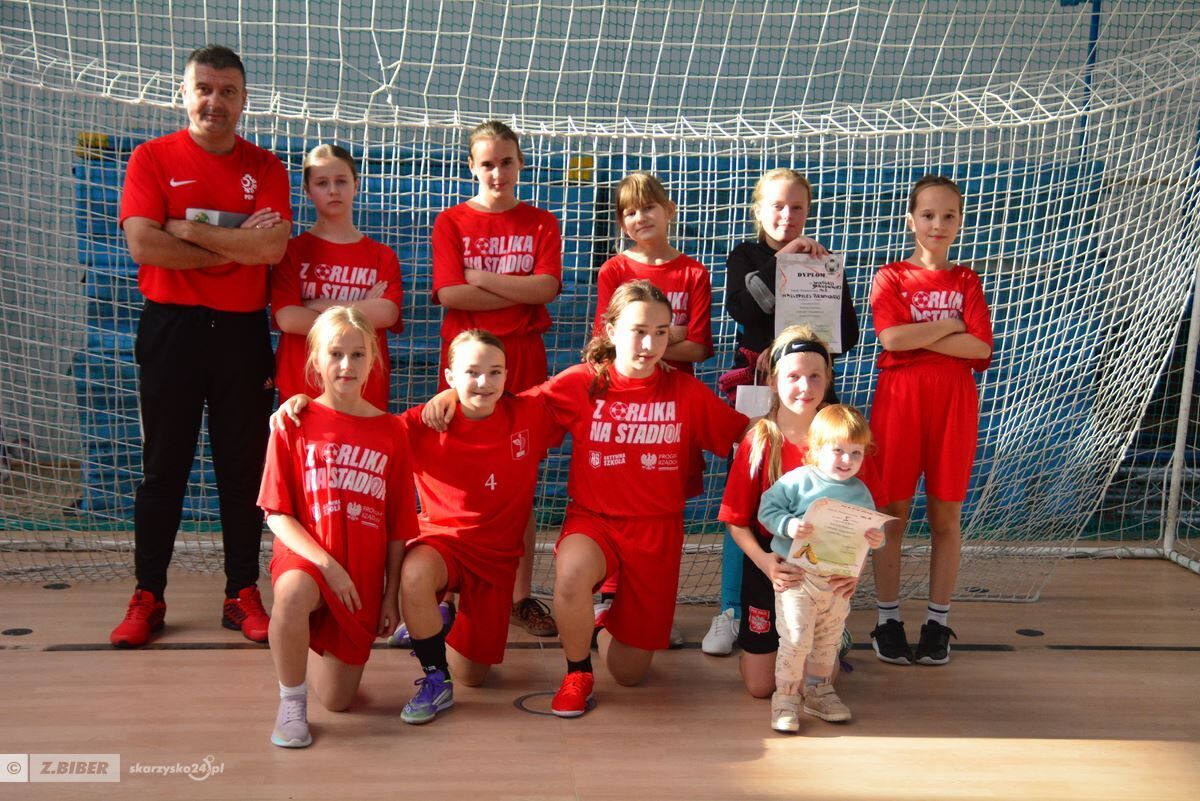 Mistrzostwa Skarżyska w mini piłce nożnej dziewcząt – triumf SP nr 5!