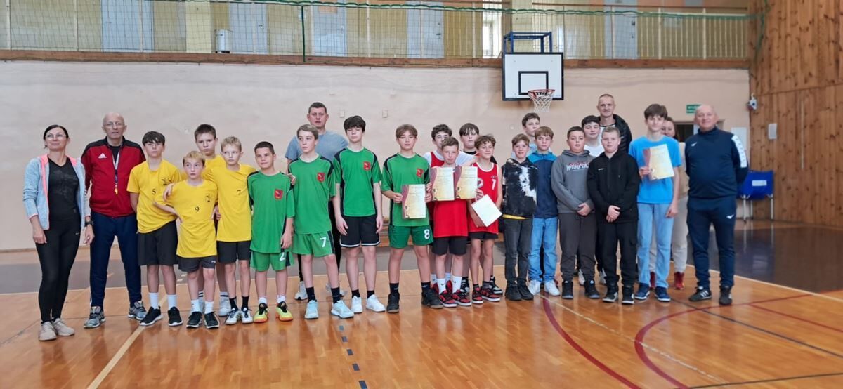 Uczniowie Szkoły Podstawowej Nr 13 i Nr 7 najlepsi w mieście w koszykówce 3x3