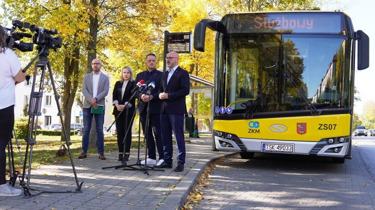 Trzy miesiące bezpłatnej komunikacji – przybyło pasażerów, przybywa użytkowników S-K@rty