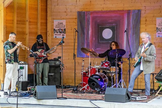 Jazz JamBór - koncert zespołu Greger Garage na osiedlu Bór