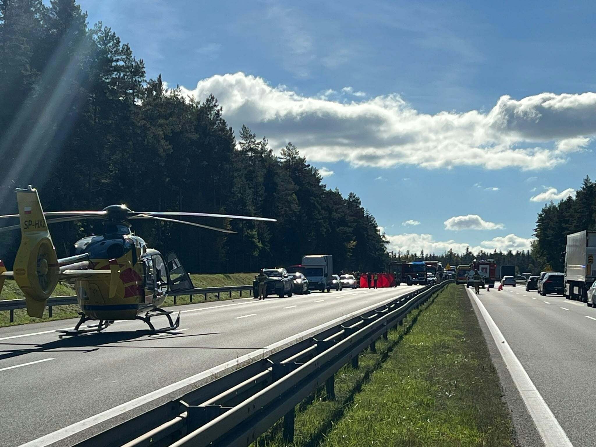 Tragiczny wypadek na S7 w Ostojowie. Nie żyje 30-letnia pasażerka Forda