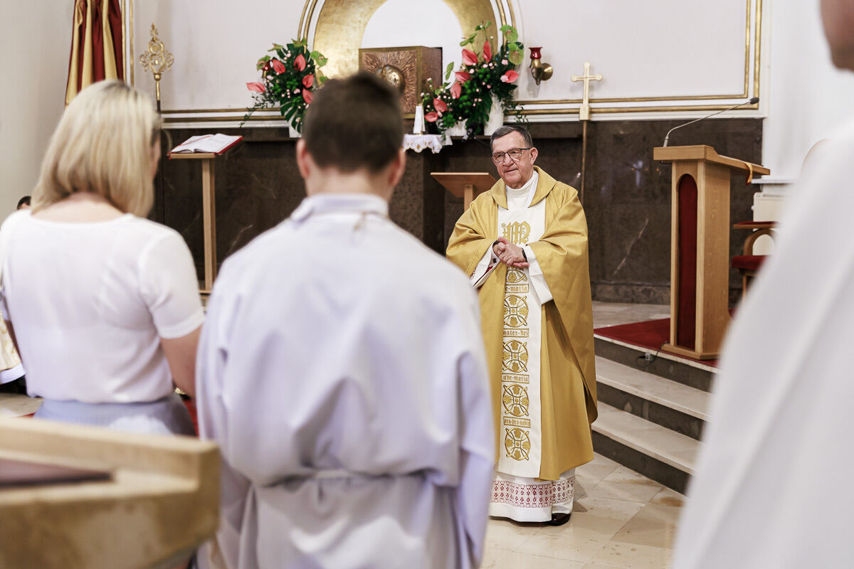 12726