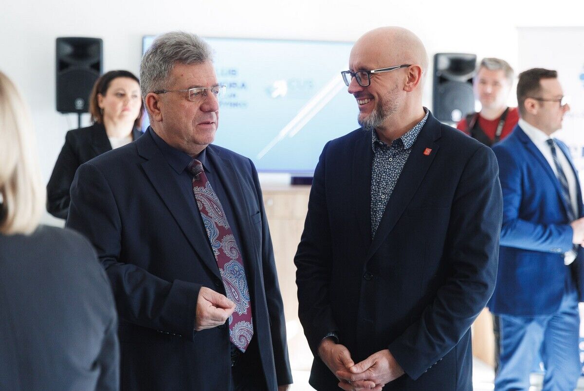 otwarcieklubuseniora00016