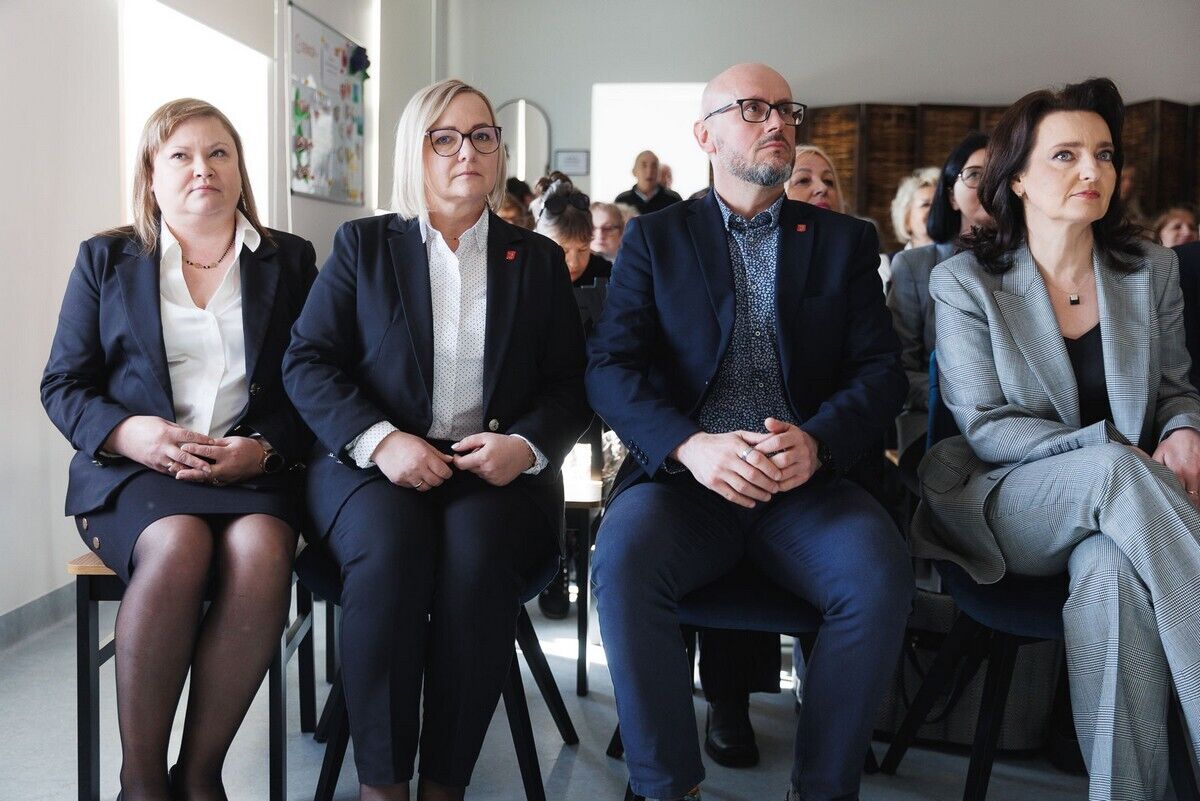 otwarcieklubuseniora00018