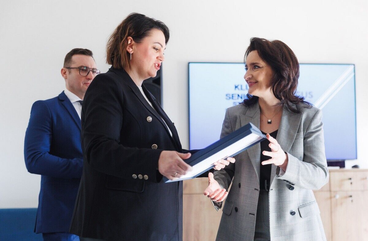 otwarcieklubuseniora00024