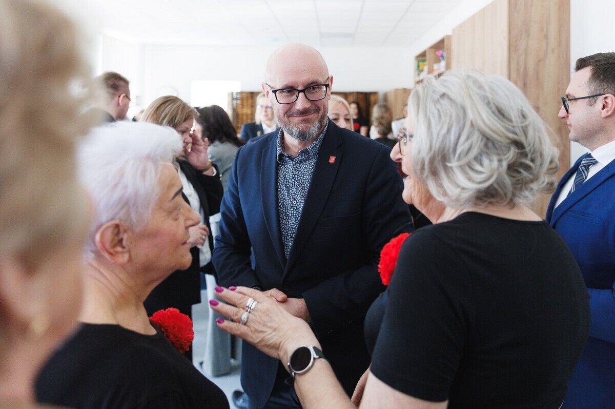 otwarcieklubuseniora00046