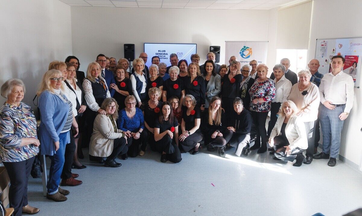 otwarcieklubuseniora00049