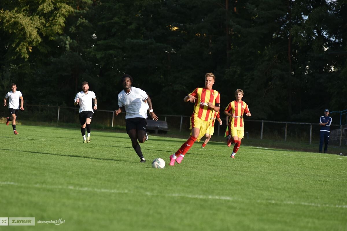 Orlicz Suchedniów nadal bez punktów. Porażka z Koroną III Kielce
